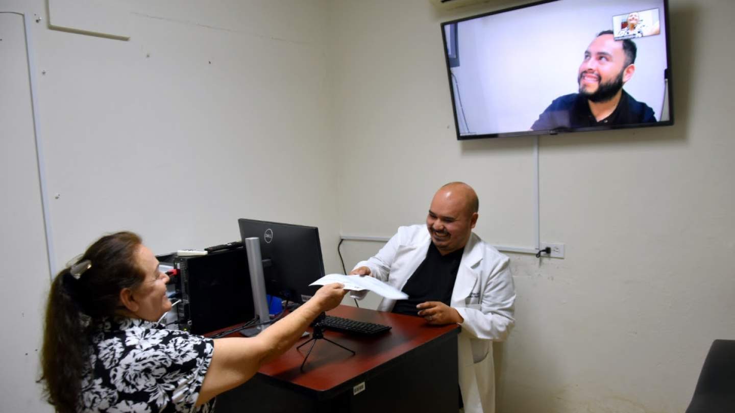 Atiende ISSSTESON a pacientes en localidades vía telemedicina